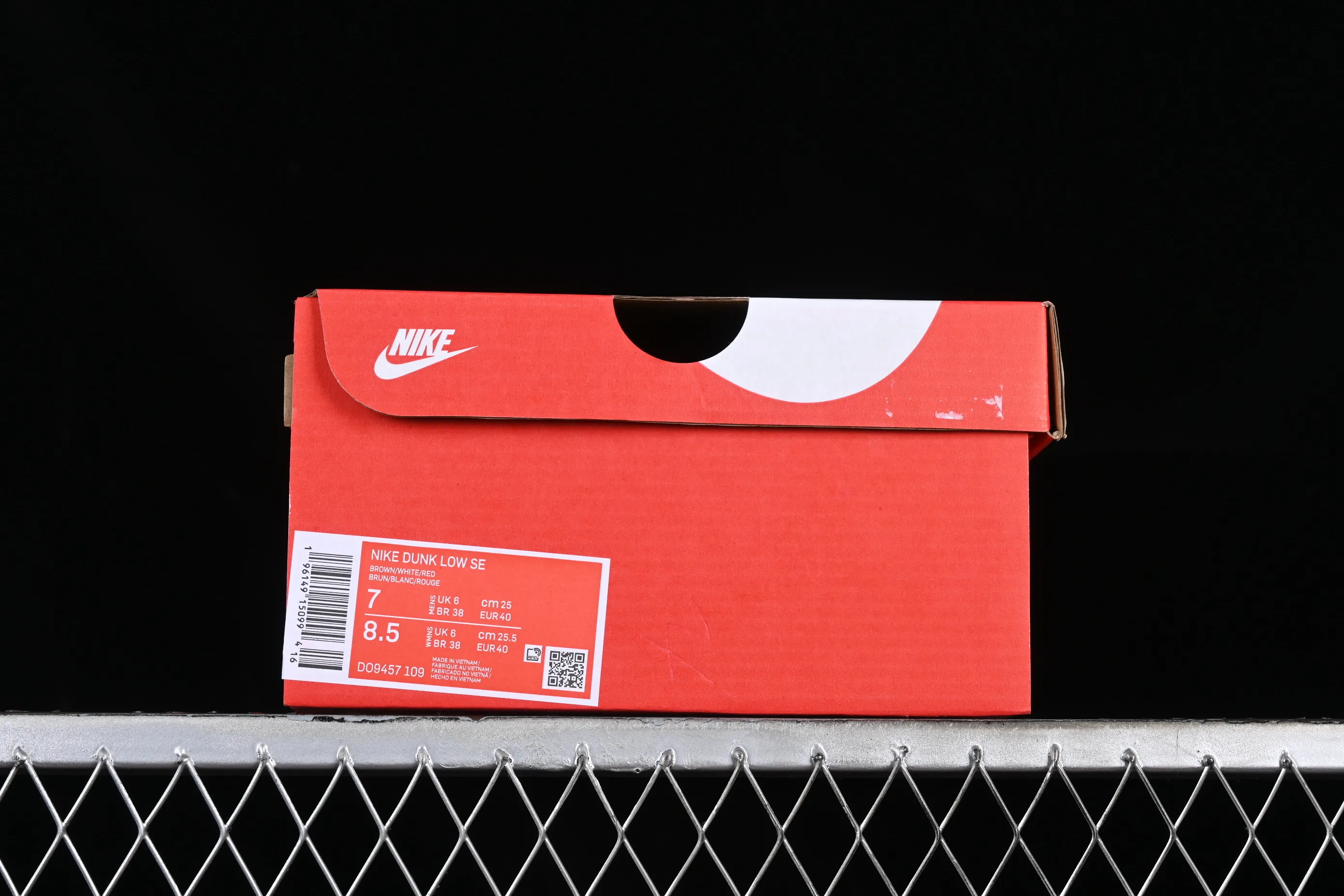 All Categories Nk SB Dunk Series Nk SB Dunk Low Low-top sneakers Cost-effective version Nk SB Dunk Low "85" double hook SB low-top sports and leisure sneakers DO9457-109